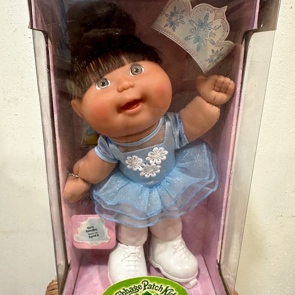 Rare...New In Box 2001 Cabbage Patch Kids Ice Skating Star Doll